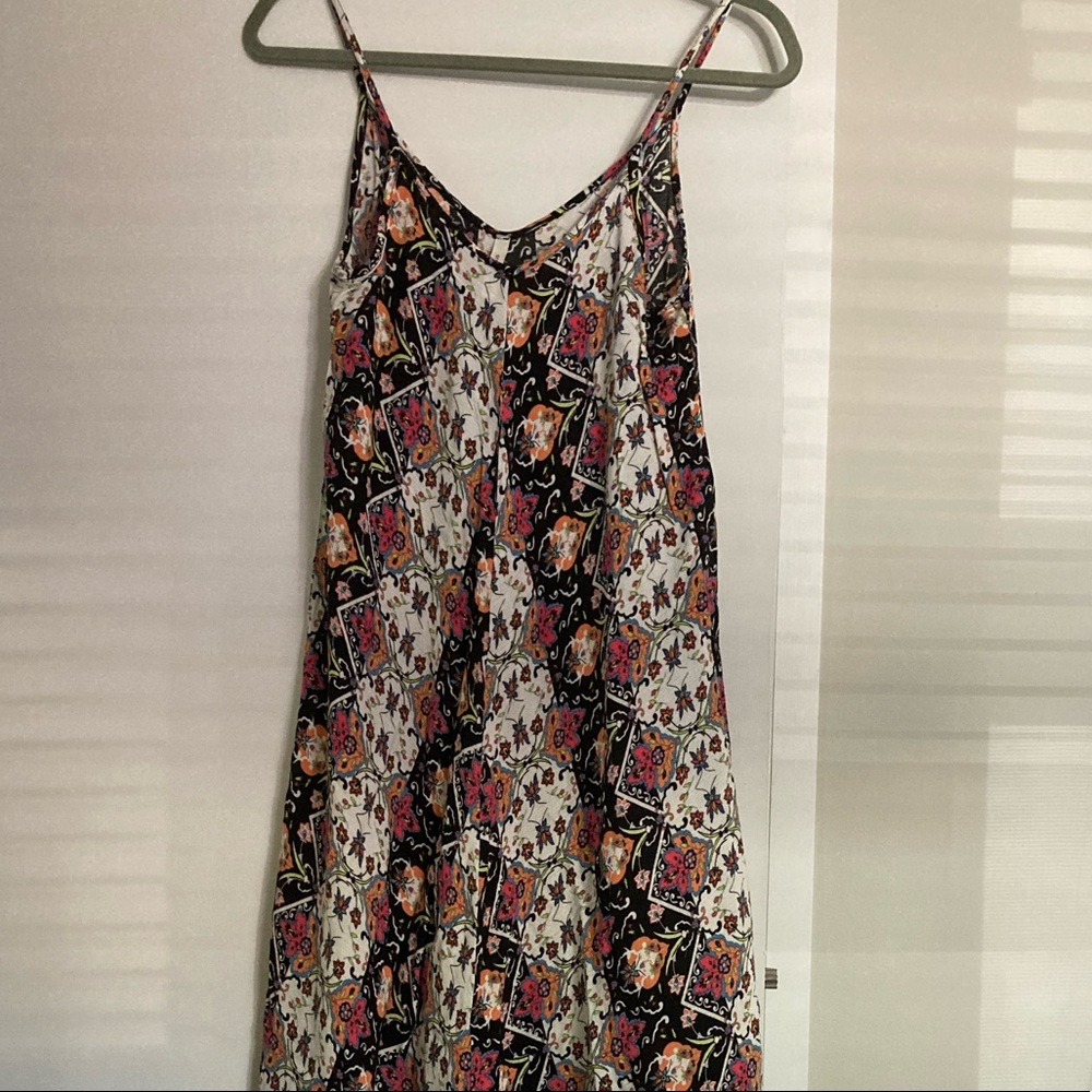 Beautiful boho handkerchief hem print maxi dress